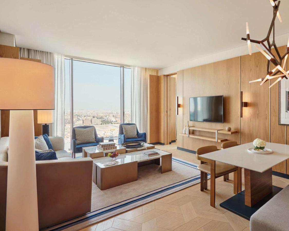 Grand Hyatt Kuwait Hotel Kuwait City Exterior foto A suite at the hotel