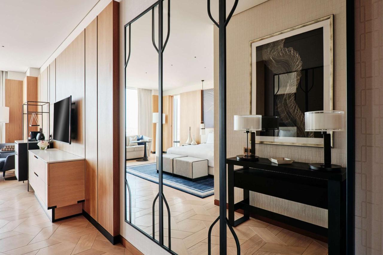 Grand Hyatt Kuwait Hotel Kuwait City Exterior foto A suite at the hotel