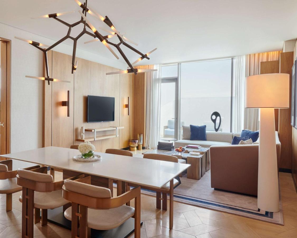 Grand Hyatt Kuwait Hotel Kuwait City Exterior foto A suite at the hotel